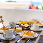 Host Wise - Bright Lovely Flat - Balcony جويا